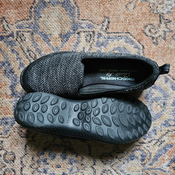 Skechers Women's Dread Knit Shoe - Picture 2 of 2